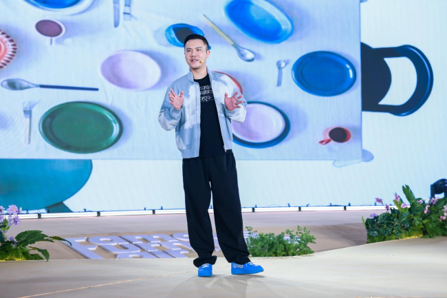 循光同行 共生新境 ｜七大战略重构家居产业新生态  ——2026全球合作伙伴盛典完满结束